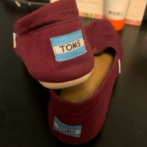 Burgundy Toms